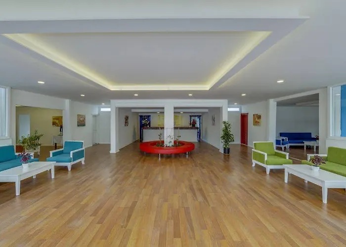 Santa Family Club Hotel