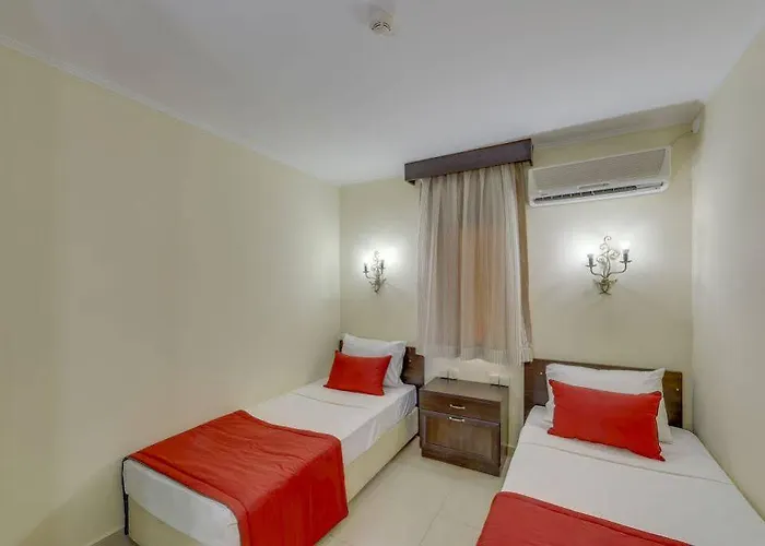 Hotel Santa Family Club